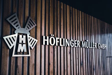 Schrift "Höflinger MÜller"
