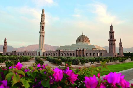 © Hongbin - Unsplash Sultan-Qabus-Moschee